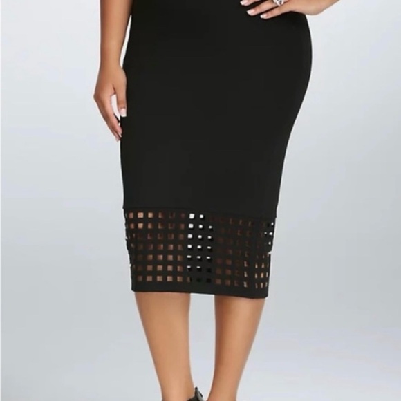 Torrid Womens Pencil Skirt Size 1 Black
Hollow Out Hem Stretch Pull On - Picture 1 of 5